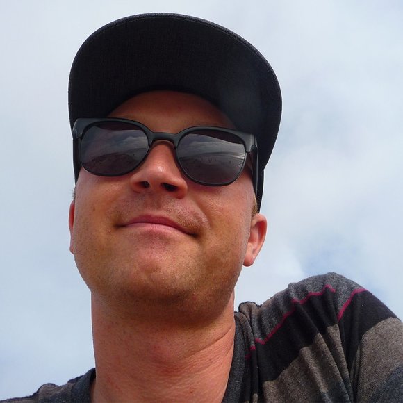 Meet your Posher, Wizards Closet - Picture 2 of 2